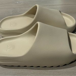 Yeezy Slide Bone